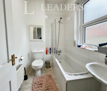 1 bedroom in a house share to rent - Photo 5