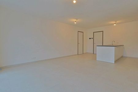 Nieuwbouw BEN 2-slaapkamerappartement met garage in Beveren - Photo 3