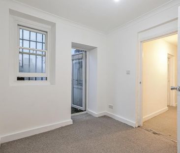 4 bedroom apartment to rent - Photo 3