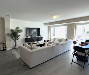 For Lease - 31 Appletree Lane, Barrie, Ontario - Photo 1