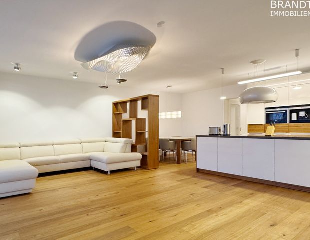 Sehr zentrale Citylage - hochwertige 3-Zi.-Whg./107m², TG, Lift, Balkon - Blick ins Grüne - Foto 1