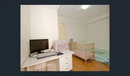 “Exceptional convenience – Approx 100 meters to Westfield!” - Photo 2