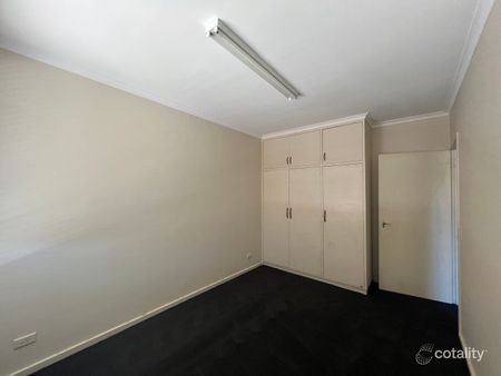 Ivanhoe East - Photo 3