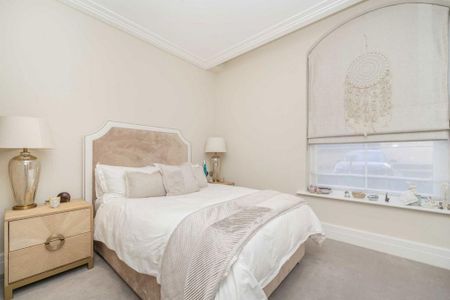 3 bedroom flat to rent - Photo 5