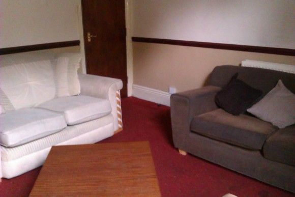 Homely Four Bed House - Photo 1