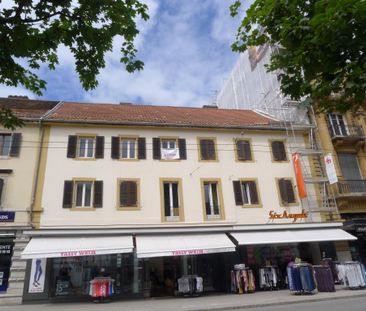 Beautiful 3-room renovated apartment with terrace - Photo 2