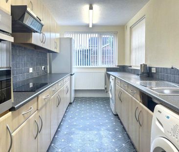 2 bedroom semi-detached house to rent - Photo 6