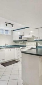 Grand logement 1 chambre à louer - tous les frais inclus !! 1400$/mois - Photo 3