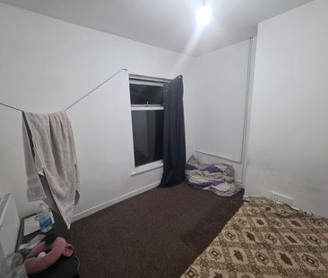 2 Bed Terraced House, Cleveland Road, M8 - Photo 2