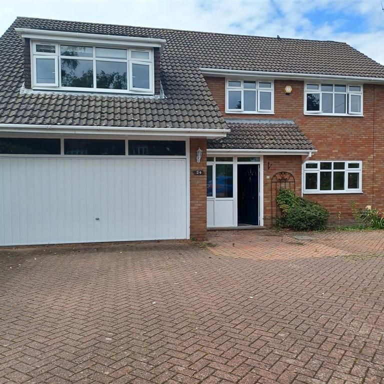 4 bedroom detached house to rent - Photo 1