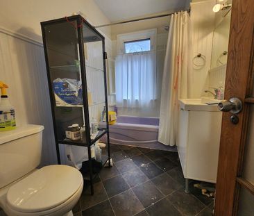 For Lease - 72 William Street, Hamilton, Ontario - Photo 1