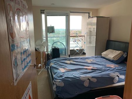 1 Bed Flat, Raphael House, IG1 - Photo 2