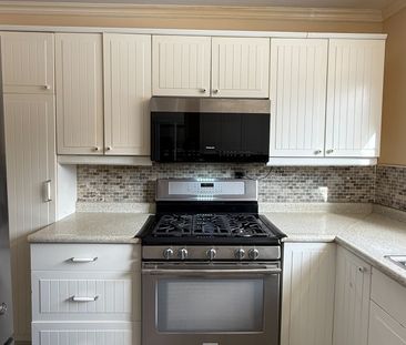 For Lease - 2050 Upper Middle Road Unit# 31, Burlington, Ontario - Photo 3