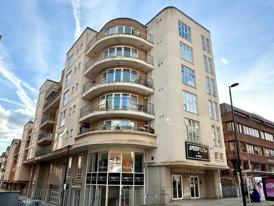 2 bedroom flat to rent - Photo 1