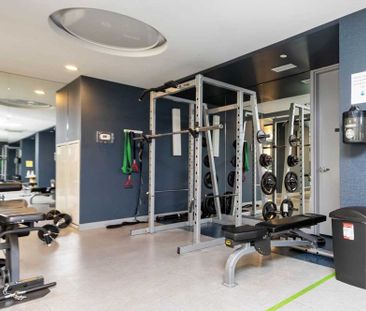 Toronto Furnished Condo for Rent - Luxurious 1 Bed, 1 Bath with Sou... - Photo 2