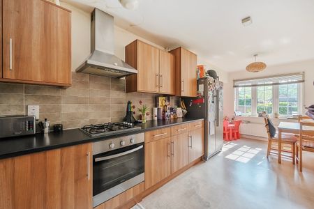 5 bedroom terraced house to rent - Photo 3