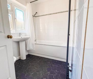 3 bedroom detached house to rent - Photo 3