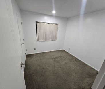 Charming 2 BedRoom Flat with Garden! - Photo 1