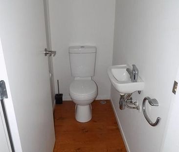Comfortable Three Double Bedroom Home - Photo 5