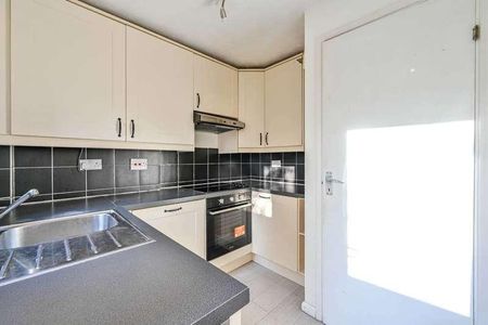 Hedgerley Court, Goldsworth, GU21 - Photo 2