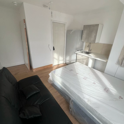 Studio to rent - Photo 3