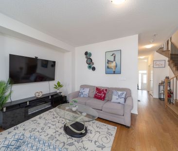 For Lease - 82 Phoenix Boulevard, Barrie, Ontario - Photo 3