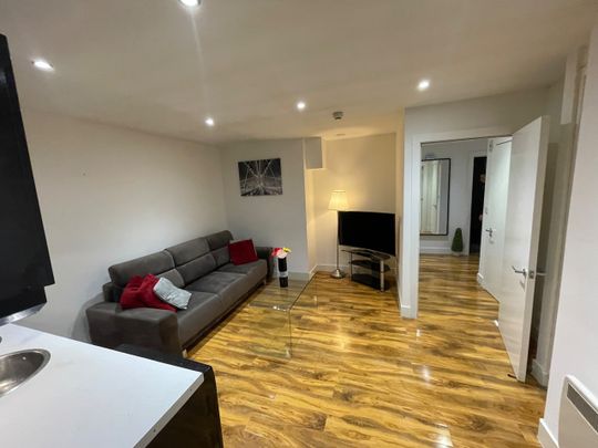3 Bed Flat, The Lock Building, M1 - Photo 1
