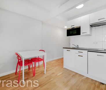 Studio to rent - Photo 6