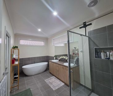 Sunbury - Photo 3