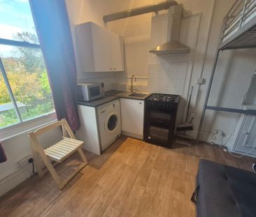 Studio Flat, Walm Lane, NW2 - Photo 5