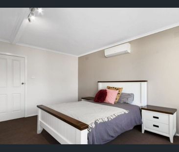 Space, Comfort & Character. Right Here in Traralgon. - Photo 4