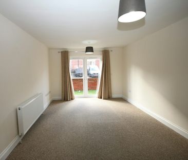 Flat to rent on - Photo 2