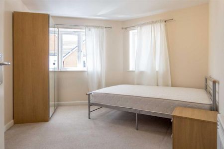 2 bedroom flat to rent - Photo 3