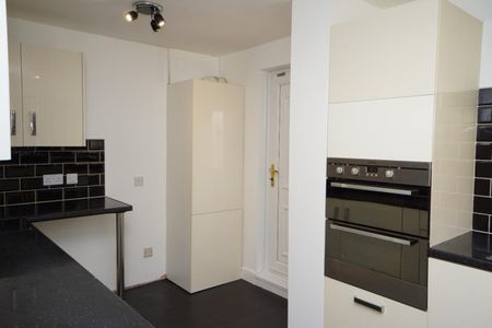 2 bedroom House To Let - Photo 5