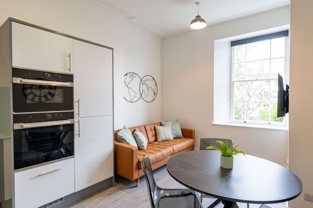 3 Bed Flat, Clifton Park Road, BS8 - Photo 1