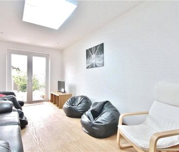 Marsh Lane, Addlestone, Surrey, KT15 1UN - Photo 1