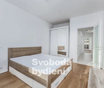 Doporučujeme částečně zařízený byt v rezidenční části Prahy 3 - Vin... - Photo 1