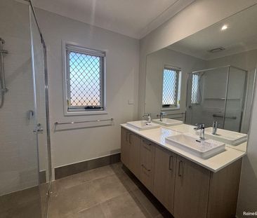 "Over 50's only" - 3 Bedroom Duplex NB: INCOME LIMITS APPLY - Photo 2