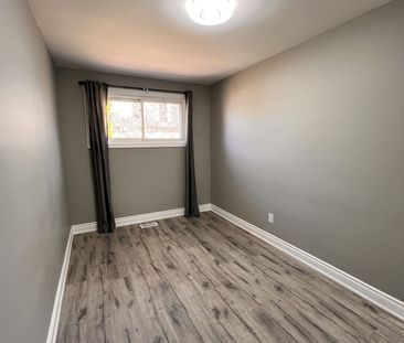 For Lease - 64 Gainsborough Road, Hamilton, Ontario - Photo 6