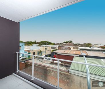 Near New Executive Apartment in the Heart of St Peters - Photo 2