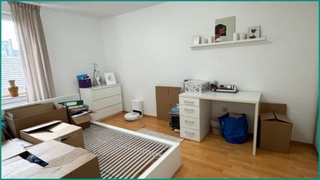 HELLE 3-ZIMMER-WOHNUNG MIT LOGGIA UND STELLPLATZ IN DER TIEFGARAGE IM GEPFLEGTEN WOHNHAUS IM ZENTRUM VON RADEVORMWALD - Foto 3