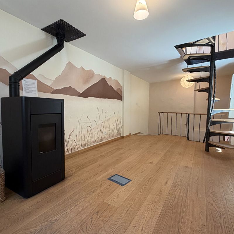 À LOUER - Maison 2 pièces sur 3 niveaux à SAILLANS - Photo 1
