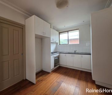 Charming Unit for Lease - Photo 6