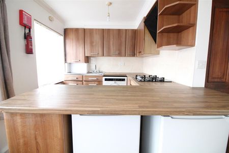 Kingsbridge Crescent, Southall - Photo 4