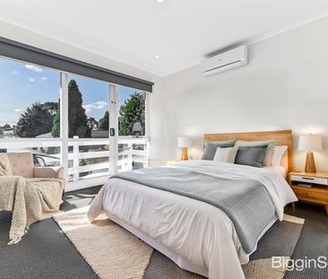 Modern Townhouse in GWSC Zone - Walk to The Glen & Station - Photo 2