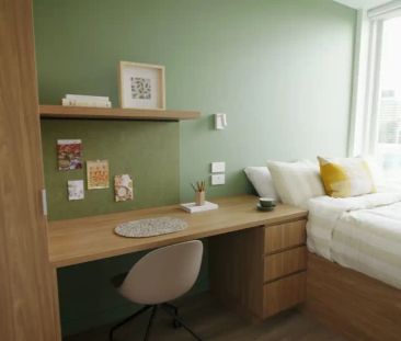 Large Two-Bedroom Apartment - Photo 2