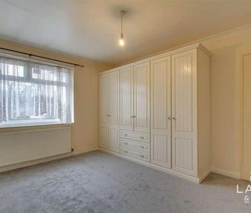 Little Clacton Road, CO16 - Photo 3