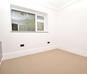 Oakfield Drive, Reigate, Surrey, RH2 - Photo 6