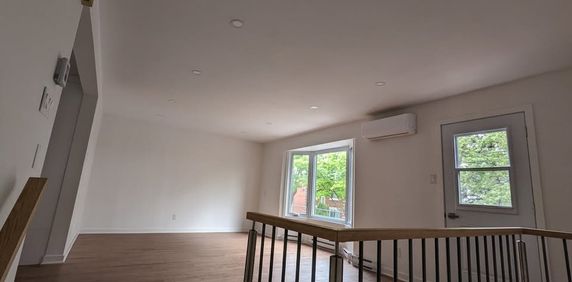 4 1/2 Lumineux à Ville Saint-Laurent - Photo 2