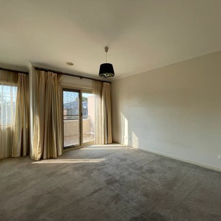3 BEDROOM PLUS STUDY - CENTRAL DANDENONG - Photo 4
